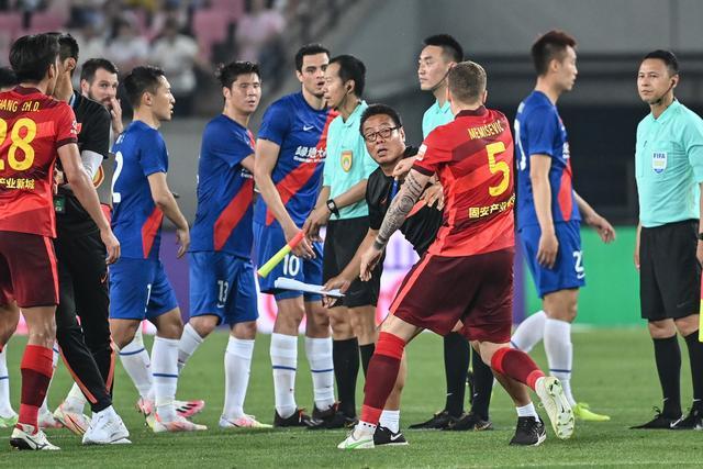 恩昆库被推荐给巴萨，球员希望离队&蓝军愿意放行